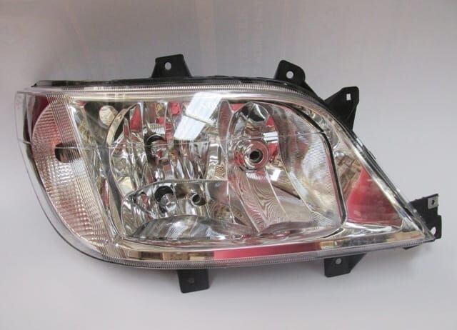 MERCEDES SPRINTER- 03/07; FAR LAMBASI SAĞ ELEKTRİKLİ/SİSLİ/ŞEFFAF CAM (AYFAR) (E MARKLI)