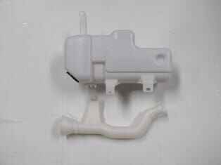 NISSAN SKYSTAR- PICK UP- ND22- 03/12; ÖN CAM SU BİDONU MOTORLU 12 VOLT (BORUSU İLE BİRLİKTE) (CASP)