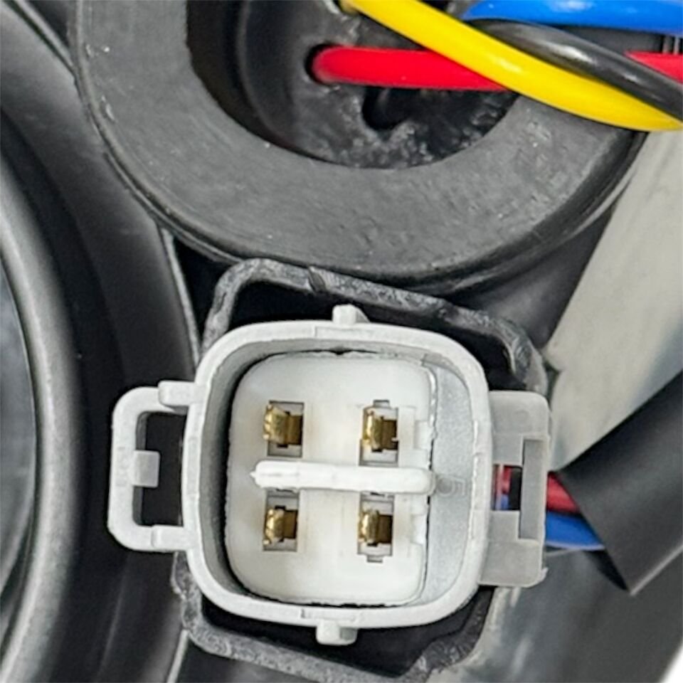 Toyota Far Avensis 03-05 Sağ (Elektirikli)