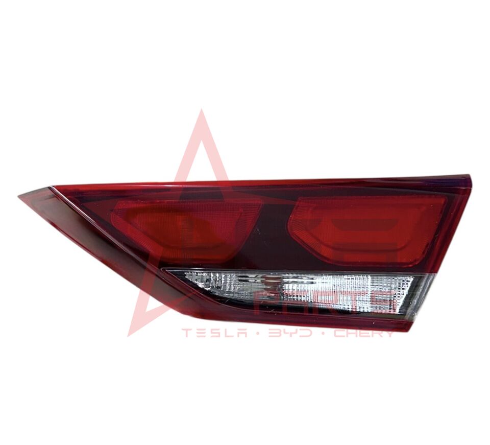 2016-2018 Hyundai Elantra Sağ İç Stop (Ledsiz) 92404-F2000