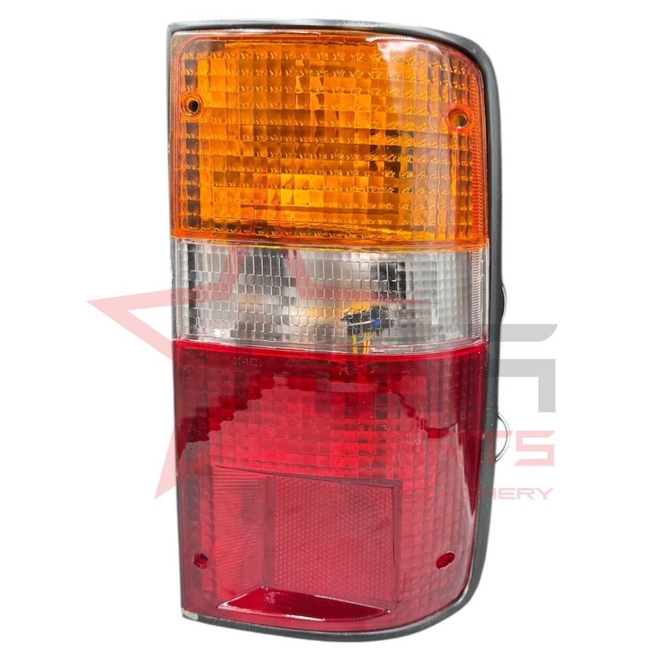 Toyota Hilux LN85 Sağ Stop 1988-1997 (81550-89163)