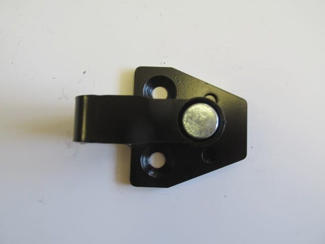 PEUGEOT PARTNER- 96/02; SÜRGÜLÜ KAPI KİLİT KARŞILIĞI SAĞ/SOL AYNI (ADET)