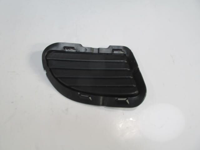 FIAT GRANDE PUNTO- 06/12; SİS LAMBA KAPAĞI SOL SİYAH (SİS DELİKSİZ)