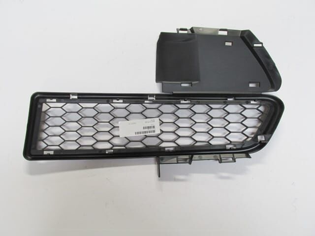 DACIA LOGAN- 04/08; ÖN TAMPON PANJURU SAĞ SİYAH (TYG)