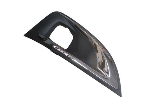 (YENİ ÜRÜN!!!)PEUGEOT 3008- 17/20; SİS LAMBA ÇERÇEVESİ SAĞ NİKELAJ ÇITALI (TW)