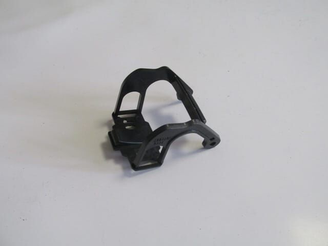 BMW 5 SERI- F10- 10/16; FAR YIKAMA FISKİYE KAPAĞI BRAKETİ SOL (M5/LCI)