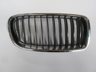 BMW 3 SERI- F30- 12/14; ÖN PANJUR SAĞ NİKELAJLI İÇ PETEKLERİ SİYAH (STANDART) (TYG)