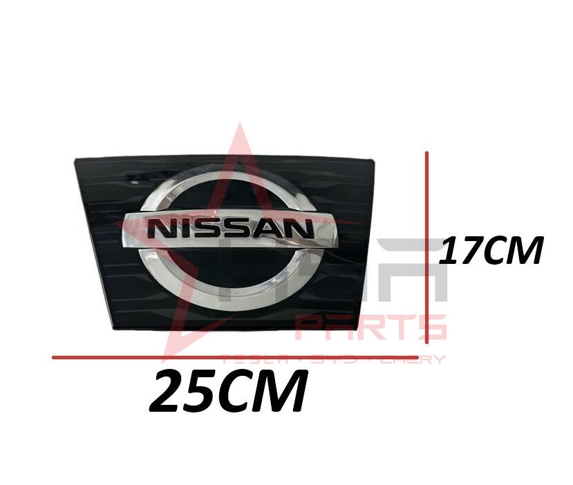 2017-2021 Nissan X-Trail Ön Panjur Göbeği (Camlı/Kare) (Arma) 62890-6FL0A