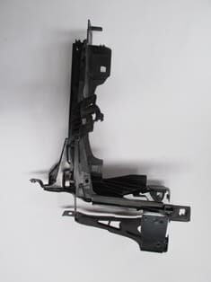 BMW 5 SERI- F10- 10/16; FAR ALT BAĞLANTI BRAKETİ SAĞ (PLASTİK BRAKETİ İLE BİRLİKTE) (TW)