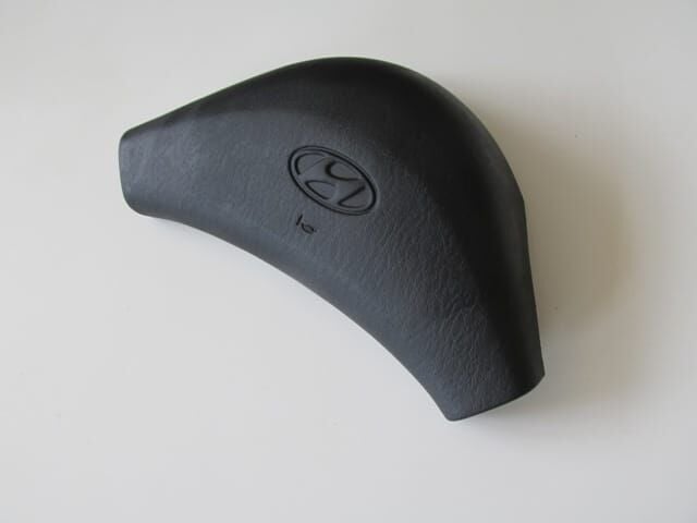 HYUNDAI ACCENT- 98/00; DİREKSİYON KORNA KAPAĞI