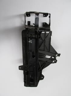 BMW 5 SERI- F10- 10/16; FAR ALT BAĞLANTI BRAKETİ SOL (PLASTİK BRAKETİ İLE BİRLİKTE) (TW)