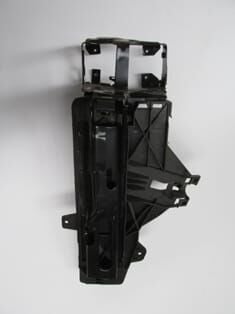 BMW 5 SERI- F10- 10/16; FAR ALT BAĞLANTI BRAKETİ SOL (PLASTİK BRAKETİ İLE BİRLİKTE) (TW)