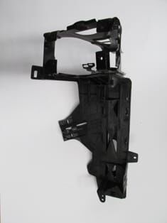 BMW 5 SERI- F10- 10/16; FAR ALT BAĞLANTI BRAKETİ SOL (PLASTİK BRAKETİ İLE BİRLİKTE) (TW)