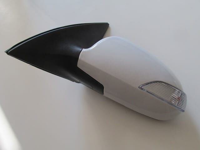 HYUNDAI I30- 07/12; KAPI AYNASI SOL ELEKTRİKLİ/SİNYALLİ/BEYAZ KAPAKLI(SİNYALİ KISA TİP)(5FİŞLİ)(