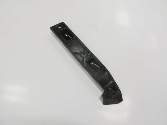 VOLKSWAGEN GOLF- 4- 98/04; ÖN TAMPON İÇ BAĞLANTI BRAKETİ SAĞ (YAN KULAĞA TAKILAN