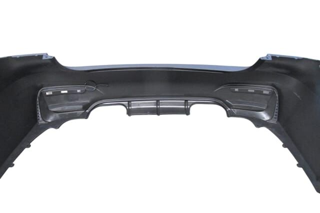 BMW 3 SERI- F30- 12/18; ARKA TAMPON ASTARLI(SENSÖR YUVALI/REFLEKTÖRLÜ/KARLIKLI/ÇİFT EGZOS DELİKLİ)