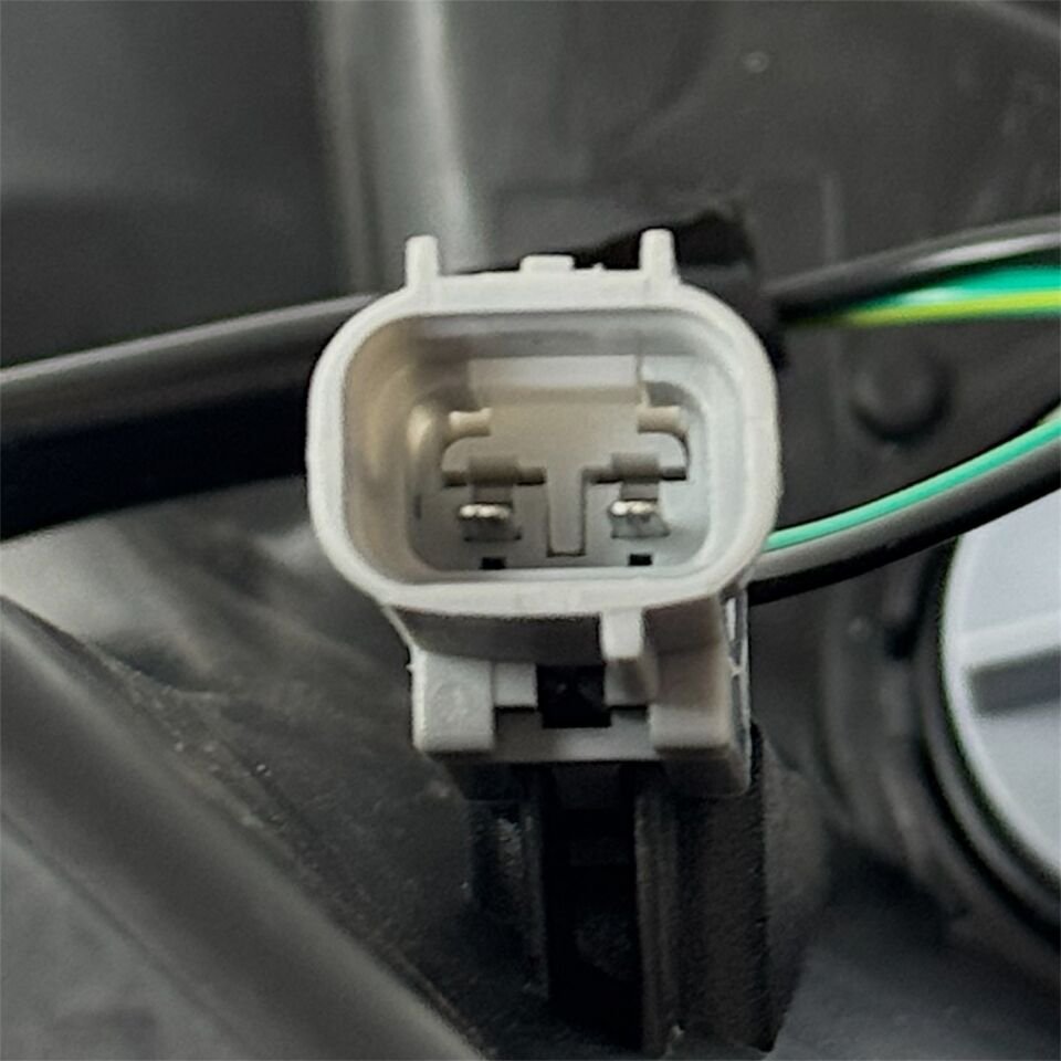 Mıtsubıshı Far L200 15-18 Sol (Motorlu Koyu Sarı)