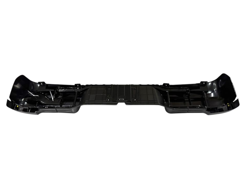 Toyota Tampon Hılux Revo 15-23 Arka (Siyah/Sensör Deliksiz)