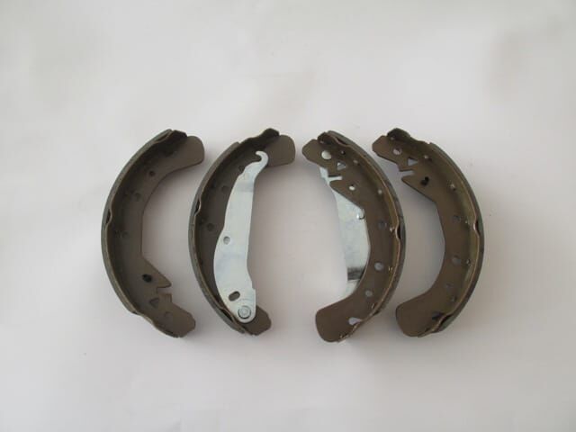 OPEL ZAFIRA- 99/04; ARKA FREN PABUCU 1,6/1,8/2,0 (114,3X40)(BRAMAX)