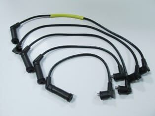 HYUNDAI ACCENT- 95/97; BUJİ KABLOSU TAKIM 1.3cc (BOBİN KABLOLU) (YOW JUNG)