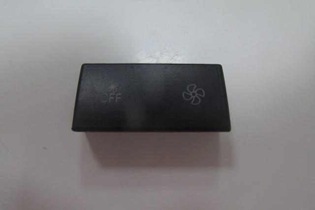 BMW 3 SERI- F30- 12/18; KLİMA AÇMA KAPAMA DÜĞMESİ