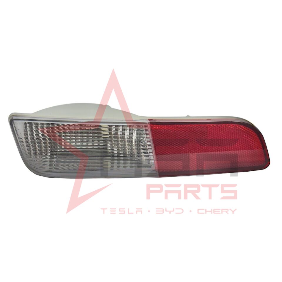 2013-2014 Mitsubishi Outlander Sağ Arka Tampon Reflektörü 8336A102