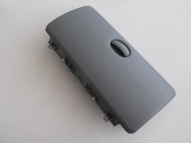 RENAULT KANGOO- 2- CLASSİC- 03/12; TORPİDO KAPAĞI ALT MANDALLI GRİ