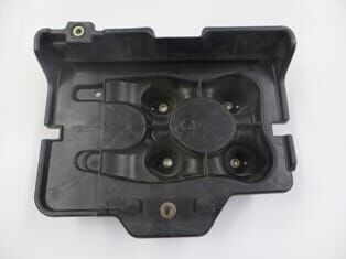 VOLKSWAGEN BORA- 99/05; AKÜ KORUYUCU PLASTİĞİ ALT (TW)