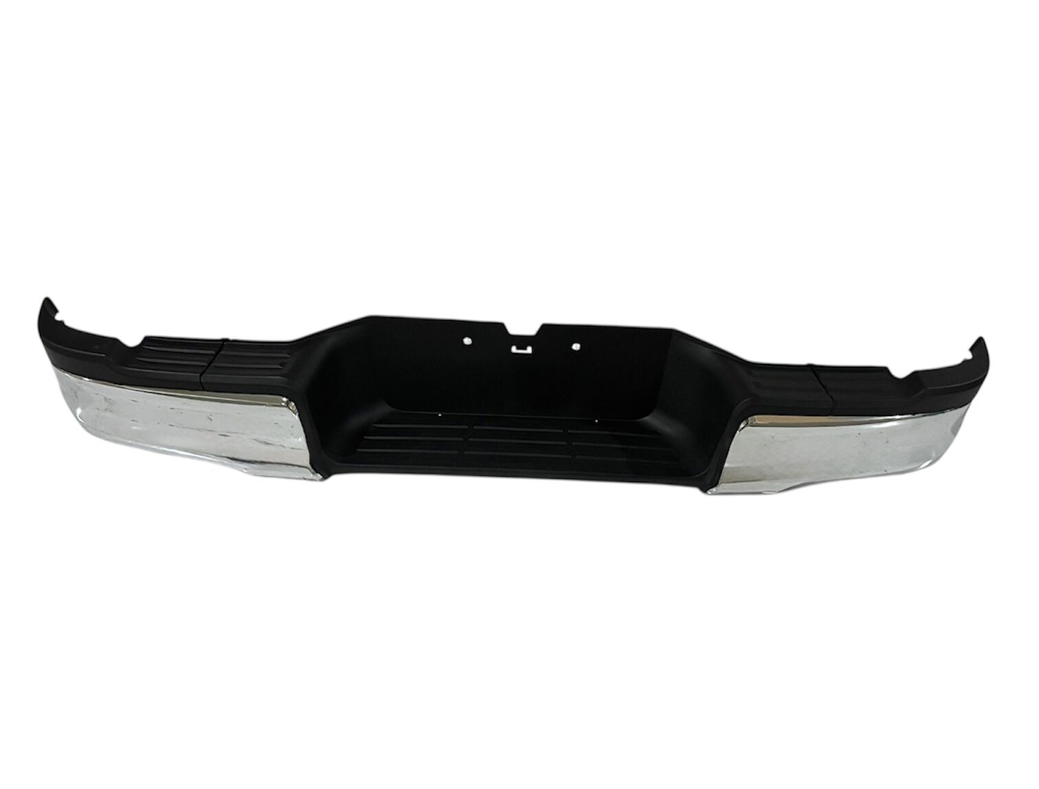 Toyota Tampon Hılux Revo 15-23 Arka (Krom/Sensör Deliksiz)