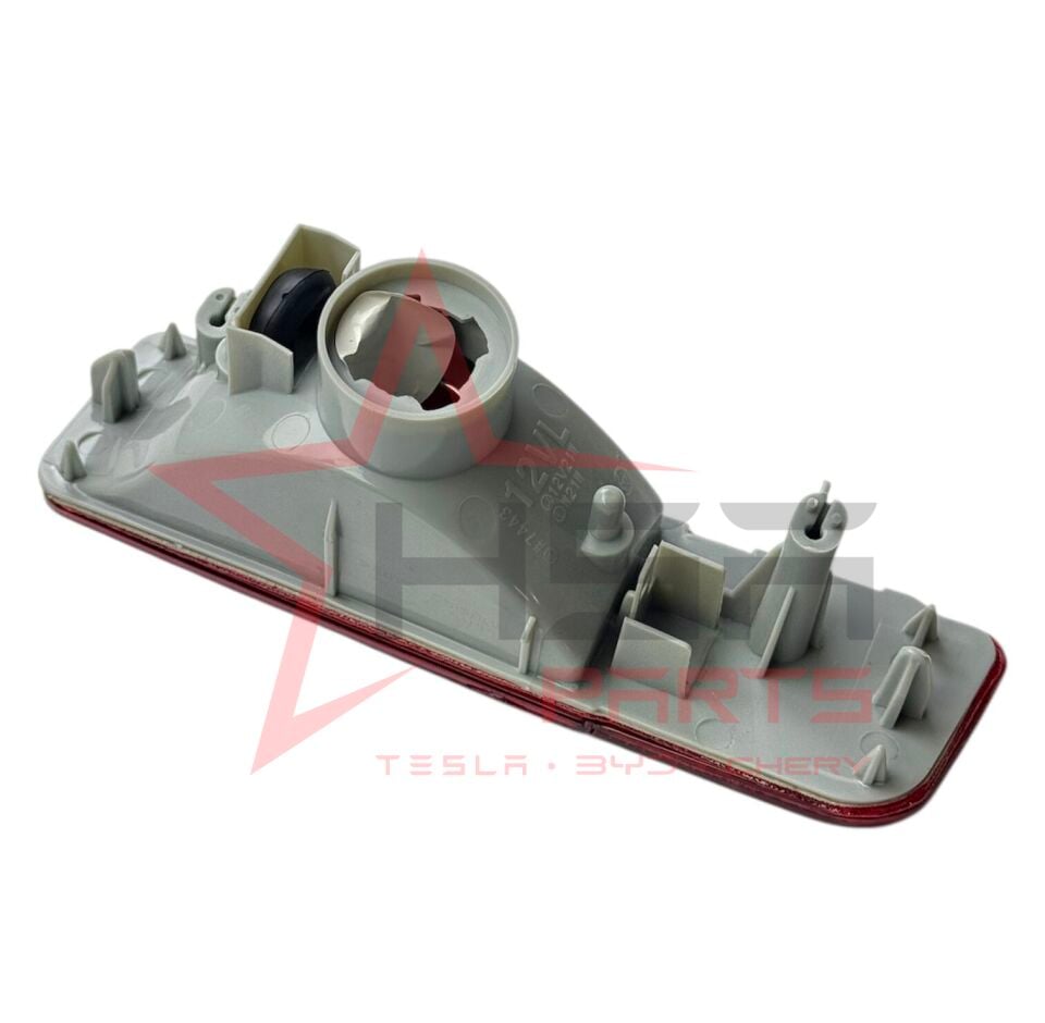 2001-2006 Mitsubishi Outlander Sol Arka Tampon Reflektörü MN150519