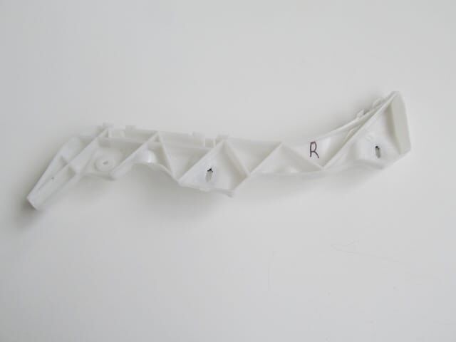 MAZDA 6- SD- 03/06; ARKA TAMPON BRAKETİ SAĞ PLASTİK (BFN)