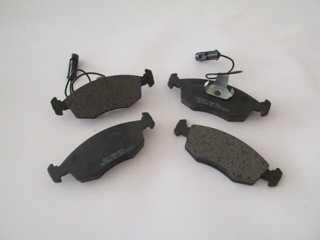 FIAT SIENA- 97/02; ÖN FREN BALATASI 1.2/1.4/1.6cc/1.7/1.9D (2 KABLOLU)(DİSK)(151.5x52.5x18) (BRAMAX)