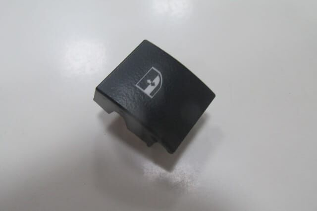 OPEL ASTRA- H- SD/HB- 04/14; ÖN/ARKA CAM DÜĞME BUTONU SAĞ/SOL AYNI (ADET)