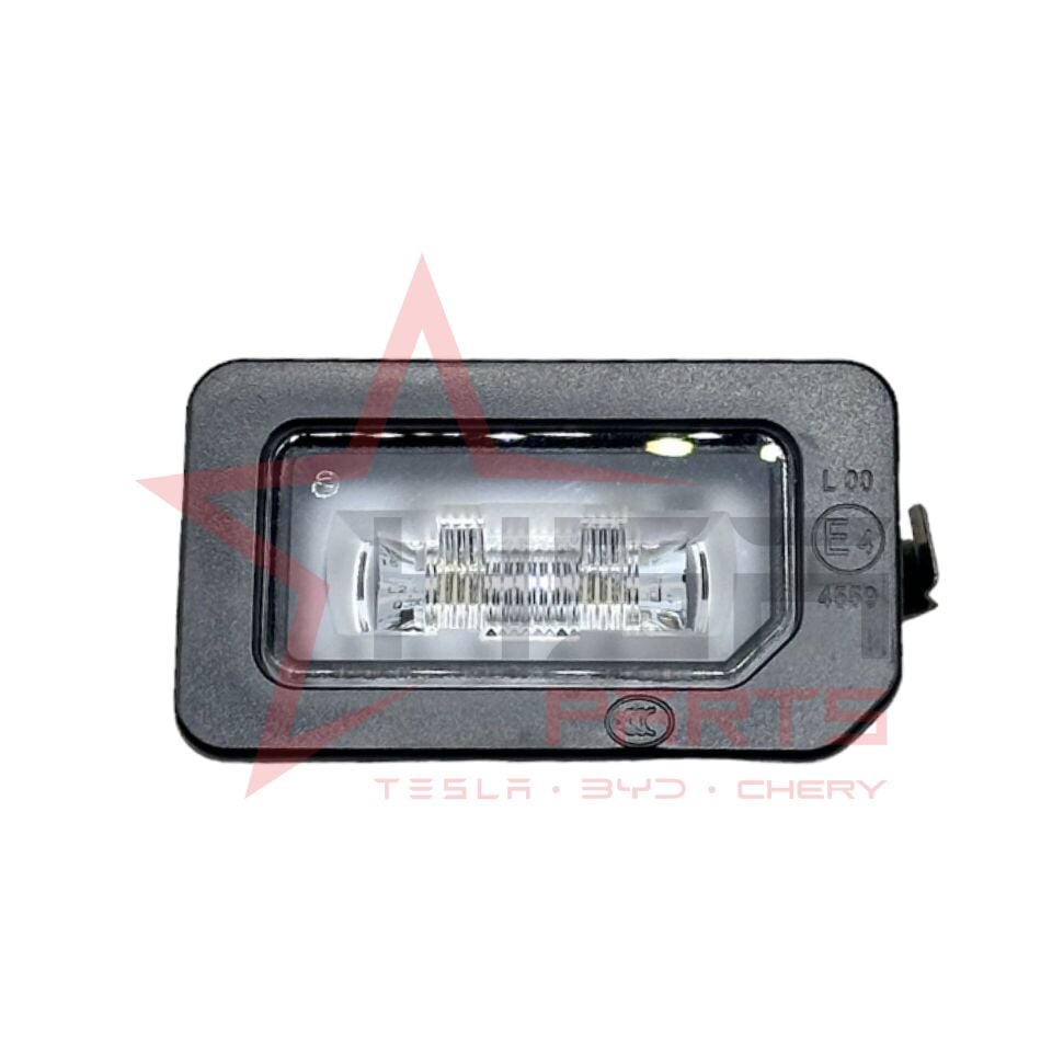 2022-2024 Chery Tiggo 7 Pro Plaka Lambası (Uyumlu Araçlar: Chery Tiggo 8 Pro Plaka Lambası) UNI-26000