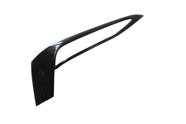 BMW 5 SERI- G30- 17/20; SİS LAMBA ÇERÇEVESİ SAĞ (PARLAK SİYAH) (TYG)