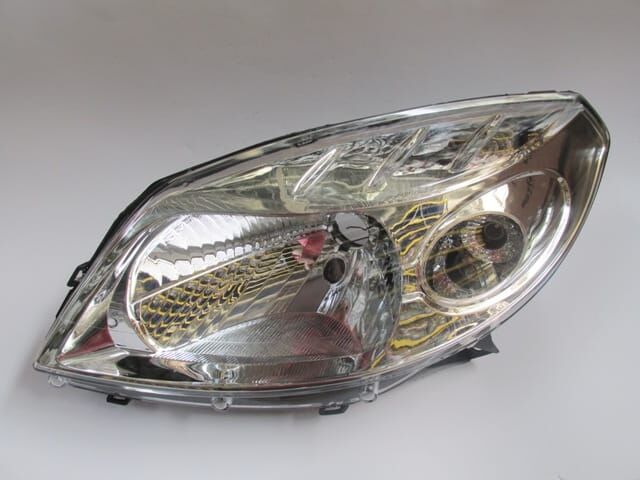 DACIA SANDERO- 09/12; FAR LAMBASI SOL MANUEL NİKELAJLI (H4) (AYFAR) (E MARKLI)