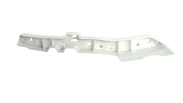 FIAT DOBLO- 23/24; ÖN TAMPON BAĞLANTI BRAKETİ AYAĞI SOL (ÇAMURLUK UÇ BRAKETİ)