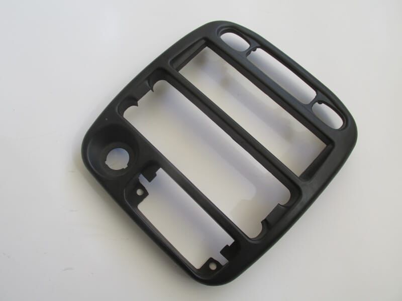 HYUNDAI ACCENT- 98/00; ÖN GÖĞÜS TEYP PANELİ/ÇERÇEVESİ (KLİMASIZ) (SÜRGÜLÜ AYAR)