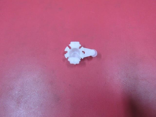 UNIVERSAL UNIVERSAL-; SİLGİ MANEVRA KOL AŞIĞI 10MM ÜÇGEN TİP TÜM ARAÇLAR İÇİN