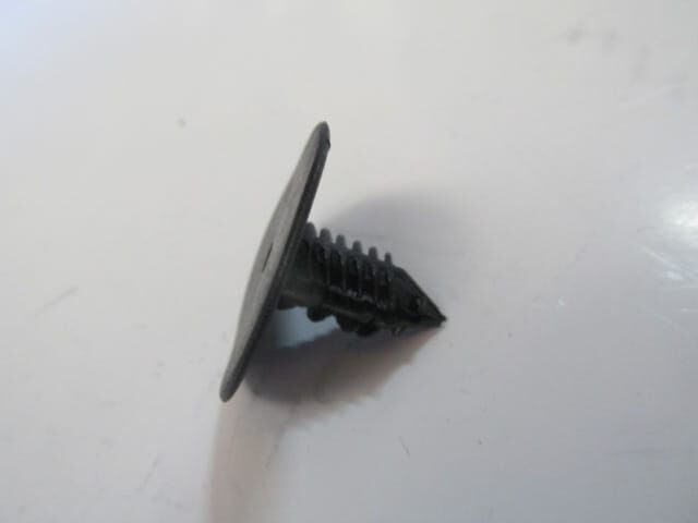 UNIVERSAL UNIVERSAL-; ÇAMURLUK DAVLUMBAZ KLİPSİ (RENAULT/DACIA)