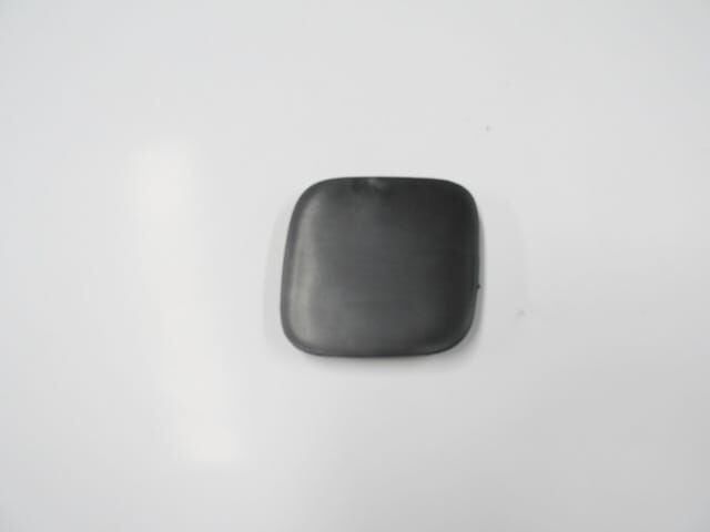 TOYOTA COROLLA- NDE180- 16/18; ÖN TAMPON ÇEKİ DEMİRİ KAPAĞI