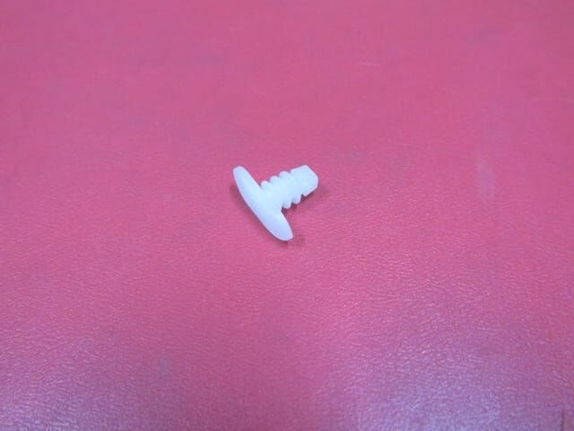 UNIVERSAL UNIVERSAL-; ÖN/ARKA KAPI TOZ LASTİĞİ KLİPSİ E TİPİ TÜM ARAÇLAR İÇİN