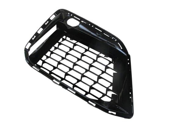 BMW 5 SERI- G30- 20/22; SİS LAMBA KAPAĞI SAĞ PARLAK SİYAH(SİS DELİKSİZ) (SENSÖRLÜ) (M-TECH/LCI)