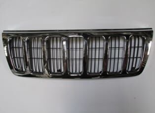 JEEP CHEROKEE- GRAND- 99/03; ÖN PANJUR NİKELAJLI (İÇ IZGARASIYLA BİRLİKTE/VİDALI TİP) (TYG)