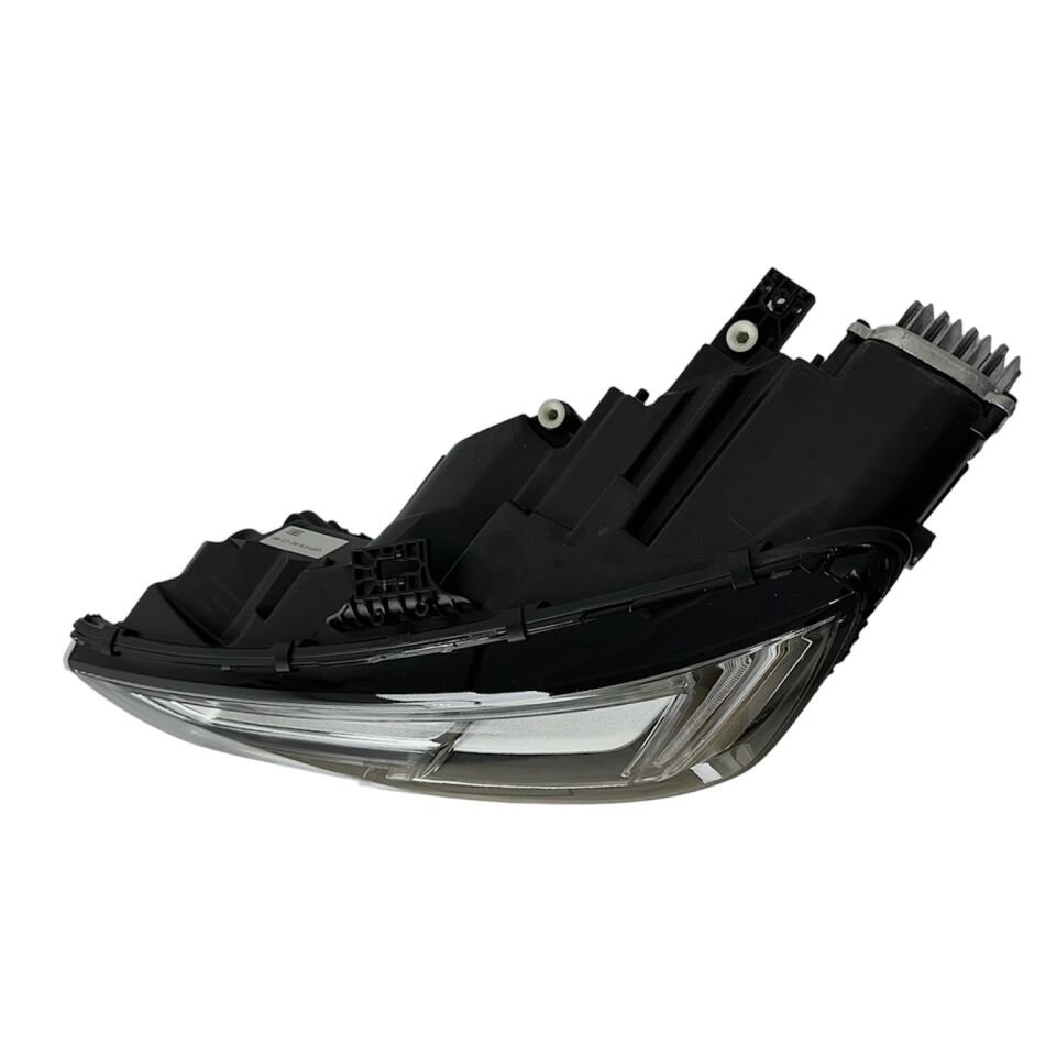 Audı Far A4 16-19 Sol (Kare Mercek/Beyinler Üstünde)