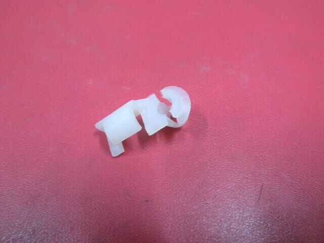 UNIVERSAL UNIVERSAL-; BAGAJ KAPAĞI KİLİT KLİPSİ A TİPİ TÜM ARAÇLAR İÇİN