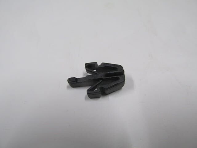 UNIVERSAL UNIVERSAL-; ÖN PANJUR KLİPSİ E TİPİ TÜM ARAÇLAR İÇİN