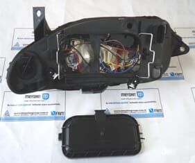 FIAT PALIO- 05/13; FAR LAMBASI SAĞ ELEKTRİKLİ/MOTORLU (İÇ AYNASI SİYAH) (AYFAR) (E MARKLI)