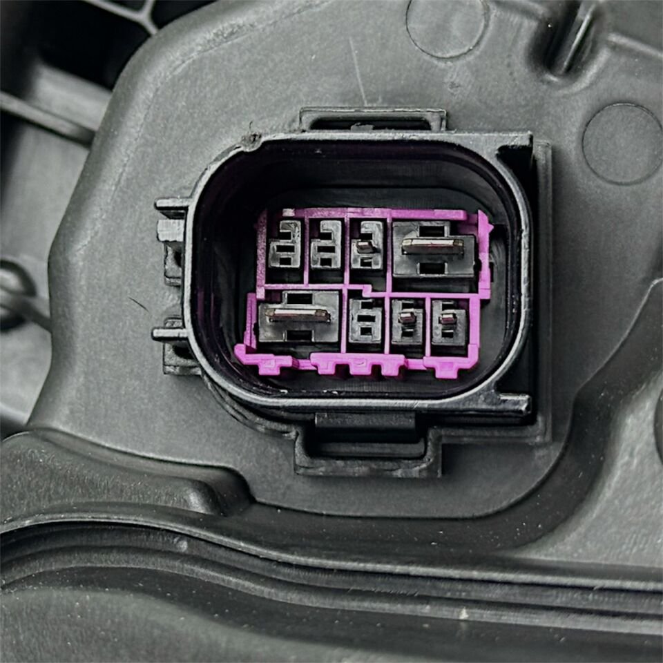 Audı Far A6 19-22 Sağ (Beyinler Üstünde)