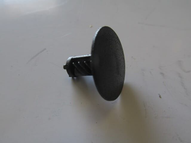 UNIVERSAL UNIVERSAL-; MOTOR KAPUT İZOLATÖR KLİPSİ (FIAT)